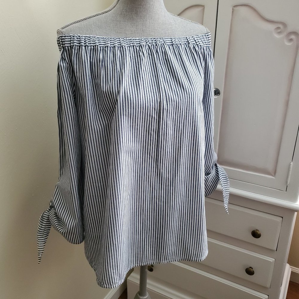Beach Lunch Lounge off the  shoulder top Size Medium